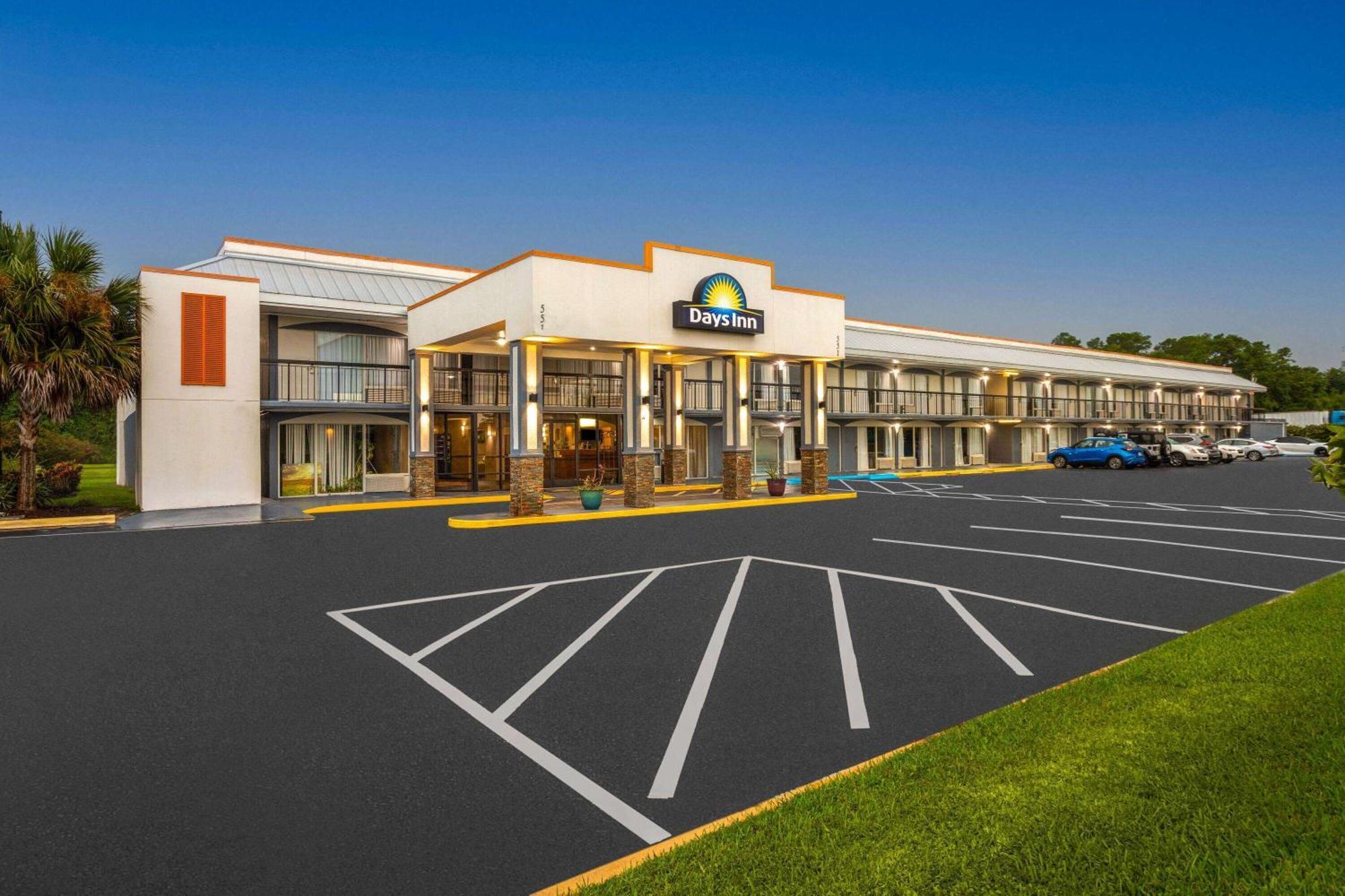 Days Inn By Wyndham Wildwood I-75 Exterior foto