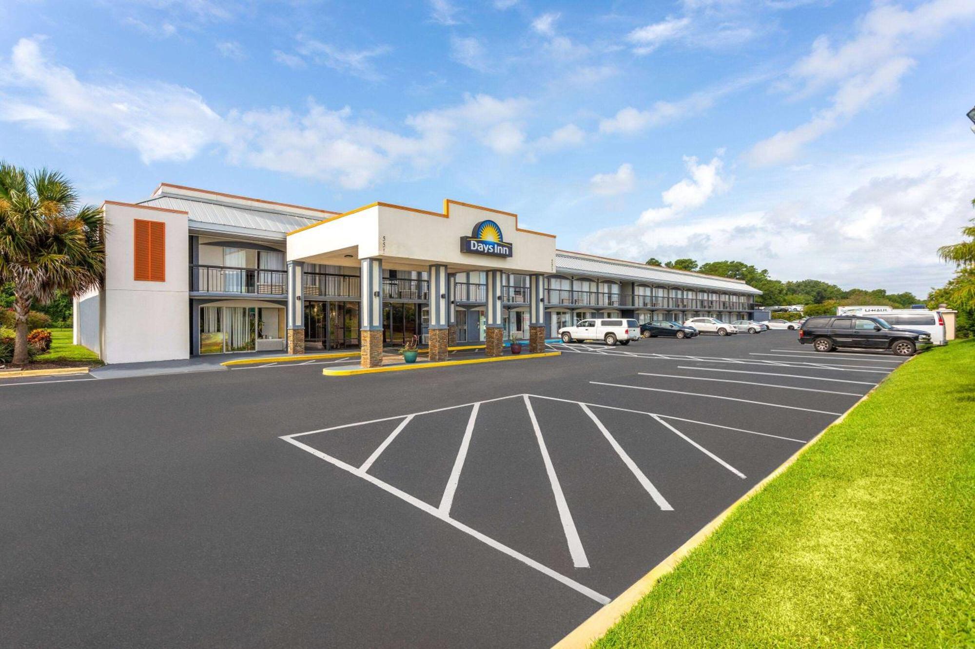 Days Inn By Wyndham Wildwood I-75 Exterior foto